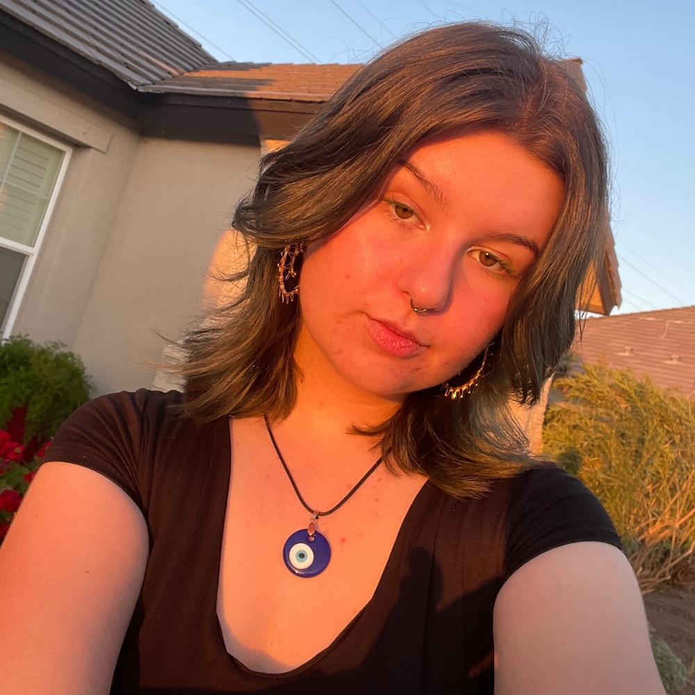 Meet your Posher, Alyssa!